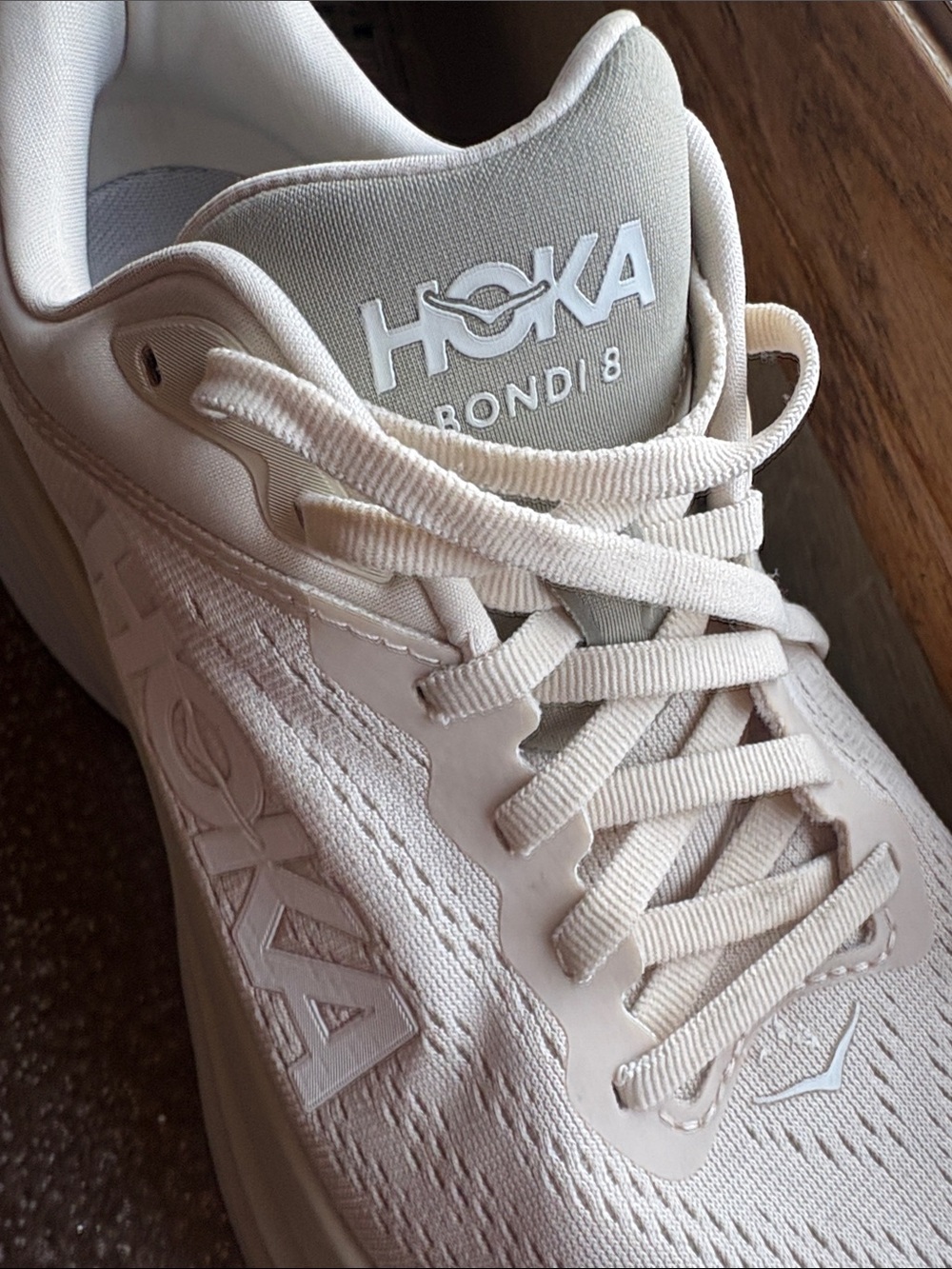 Hoka MEN'S BONDI 8 | OATMILK / BARLEY; Sz: 9 2E; EUC - Picture 5 of 14